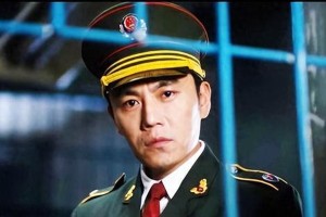 《悬镜》vs《借命而生》：悬疑剧口碑对决与创作启示