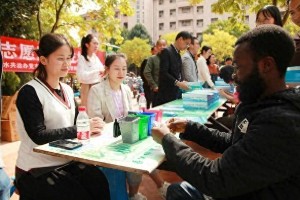 越南大学生花式学中文：从汉服到直播带货