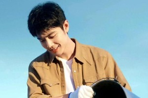 肖战《藏海传》敬业自律获周奇盛赞