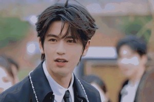 金靖禁止张凌赫演傻子？综艺互动引爆热议