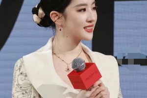 刘亦菲真人惊艳无比，照片不及万分之一