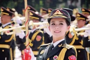 女兵高远：国庆阅兵最美军花背后的故事