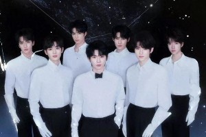 时代少年团演唱会：丁程鑫solo曲与《全世界我最美》首秀