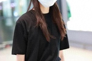 刘浩存机场穿搭：学院风减龄造型与LV大包抢镜